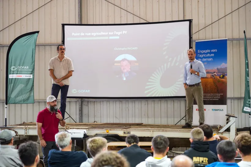 Intervention sur l’agrivoltaïsme devant des agriculteurs lors du GOFAR France Démo-Tour, avec CLAAS et Terapolis